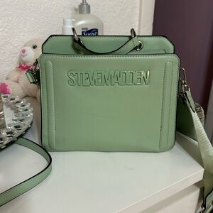 Steve Madden Bevelyn purse
See third picture for extra details.